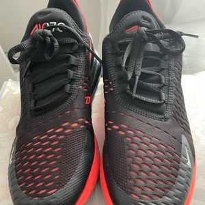 Size 7 youth nike air max 270s. Only worn a couple times, in great condition